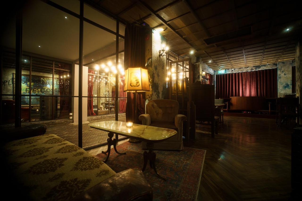 Baan Tuk Din Hotel Бангкок Экстерьер фото